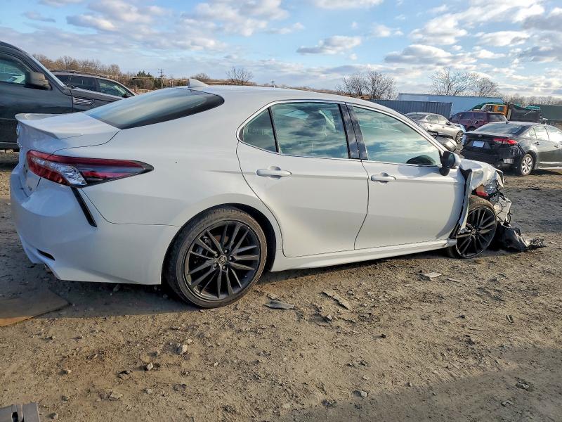 2022 Toyota Camry მანქანა იყიდება აუქციონზე, vin: 4T1K61AK9NU015413, აუქციონის ნომერი: 98356335