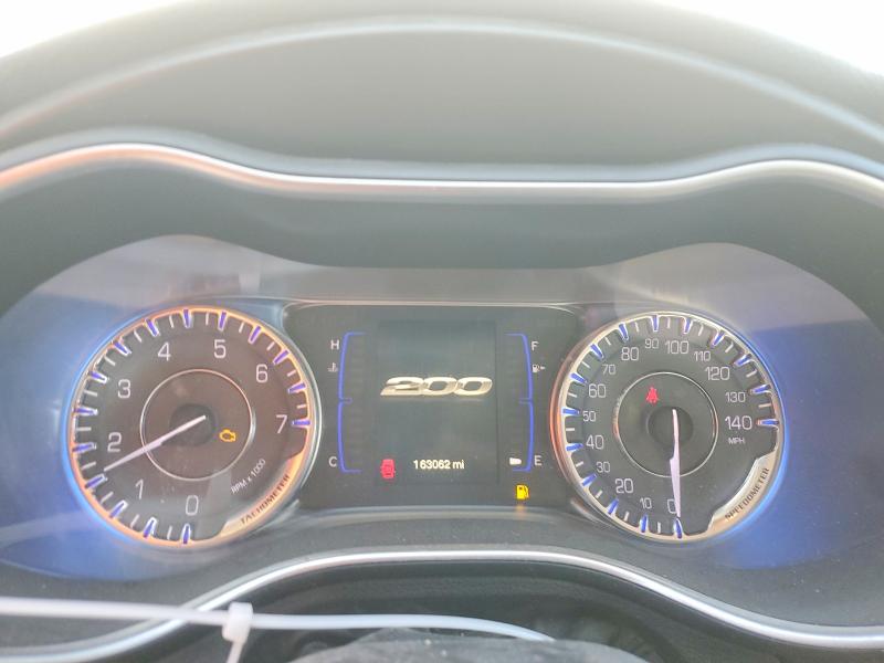 99106795 :رقم المزاد ، 1C3CCCAB9FN610050 vin ، 2015 Chrysler 200 مزاد بيع