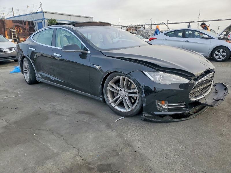 Продажа на аукционе авто 2014 Tesla Model S, vin: 5YJSA1H1XEFP33318, номер лота: 75109295