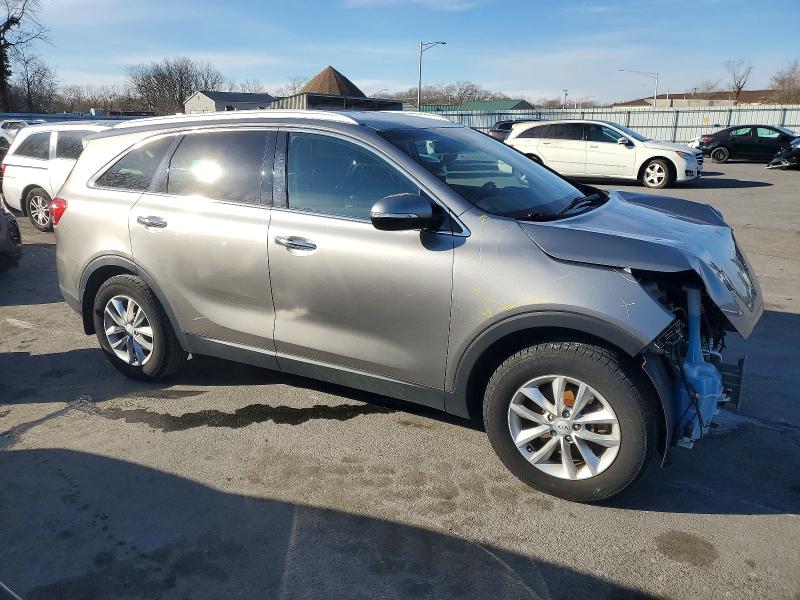 2018 Kia Sorento მანქანა იყიდება აუქციონზე, vin: 5XYPG4A31JG348833, აუქციონის ნომერი: 73024345