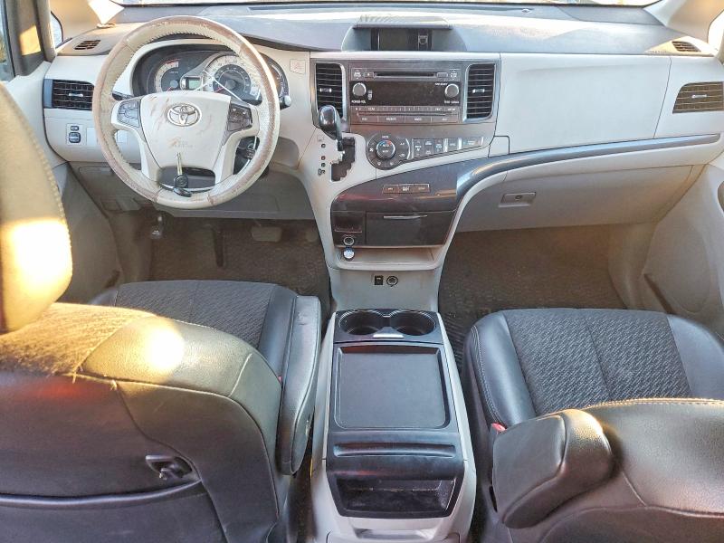 2011 Toyota Sienna მანქანა იყიდება აუქციონზე, vin: 5TDXK3DC5BS105194, აუქციონის ნომერი: 72821785