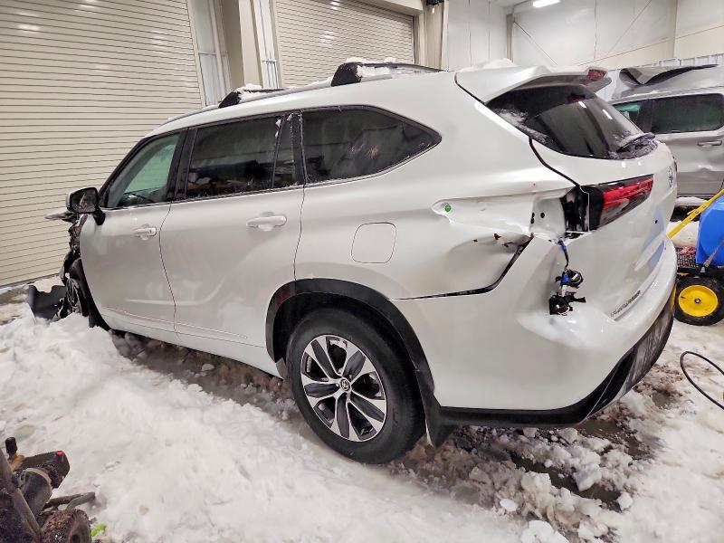 2022 Toyota Highlander მანქანა იყიდება აუქციონზე, vin: 5TDGZRBH1NS248872, აუქციონის ნომერი: 74288345