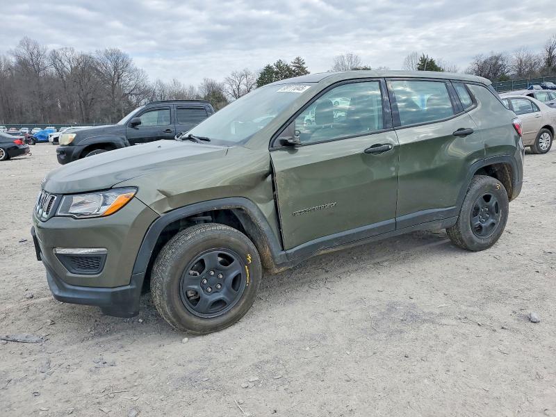 98111045 :رقم المزاد ، 3C4NJDAB2JT262178 vin ، 2018 Jeep Compass مزاد بيع