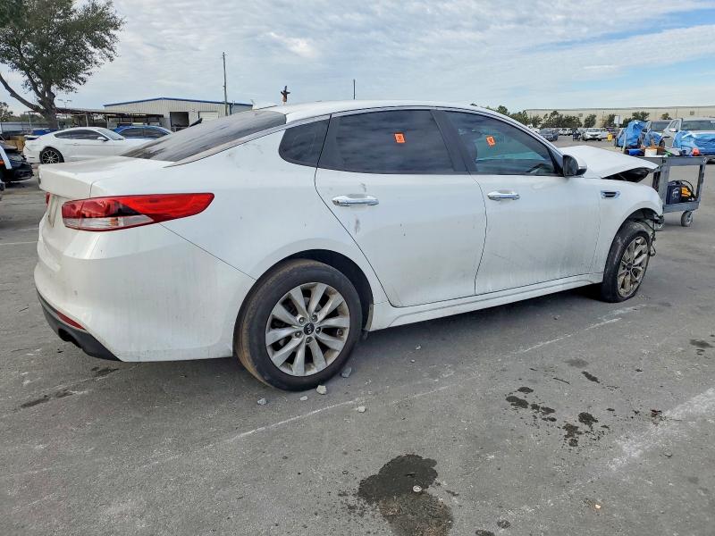 Продаж на аукціоні авто 2018 Kia Optima, vin: 5XXGT4L37JG254971, номер лоту: 98453895