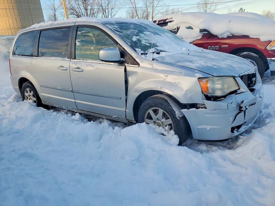 73582065 :رقم المزاد ، 2A4RR5D16AR337187 vin ، 2010 Chrysler Town & Country مزاد بيع