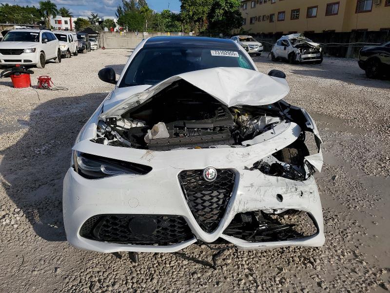 73102955 :رقم المزاد ، ZARFAMBN4R7679997 vin ، 2024 Alfa Romeo Giulia Ti مزاد بيع