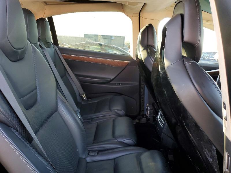 Продажа на аукционе авто 2017 Tesla Model X, vin: 5YJXCAE22HF038199, номер лота: 73910355