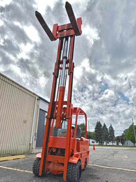 73508515 :رقم المزاد ، P169782 vin ، 1972 Yale Forklift مزاد بيع