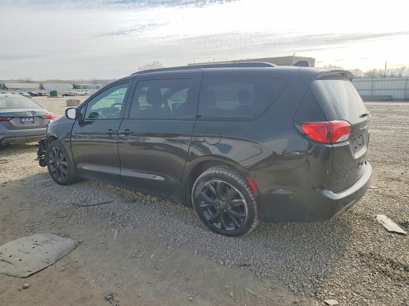 Продажа на аукционе авто 2020 Chrysler Pacifica T, vin: 2C4RC1BG3LR111697, номер лота: 73622885