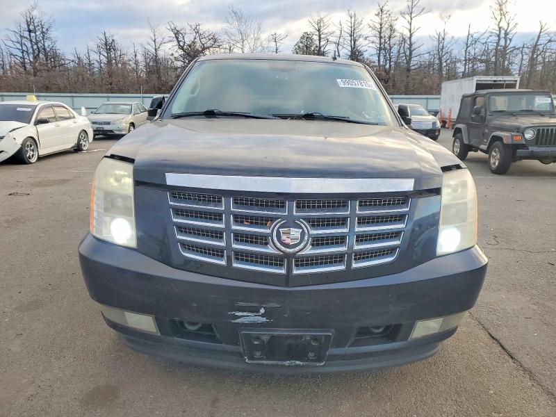 99057815 :رقم المزاد ، 1GYFK63808R225593 vin ، 2008 Cadillac Escalade مزاد بيع