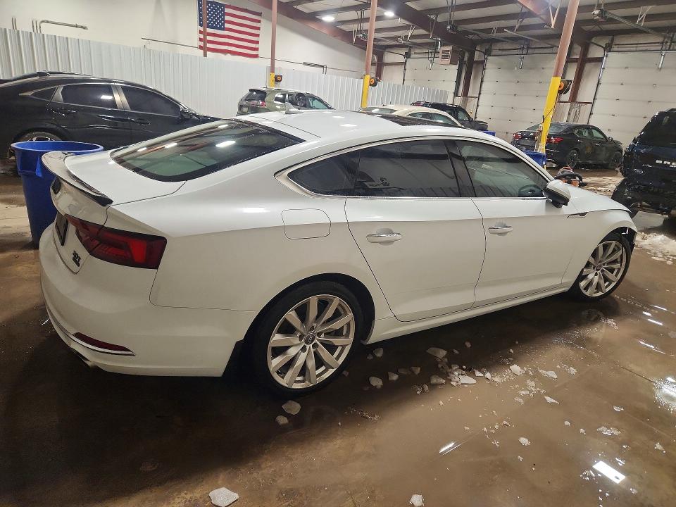 2018 Audi A5 მანქანა იყიდება აუქციონზე, vin: WAUANCF59JA136839, აუქციონის ნომერი: 74789385