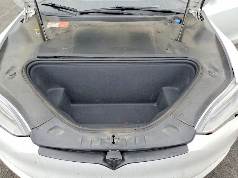 74056565 :رقم المزاد ، 5YJSA1E21JF243180 vin ، 2018 Tesla Model S مزاد بيع