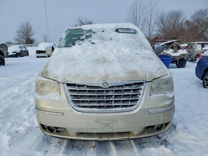 74429955 :رقم المزاد ، 2A4RR6DX4AR457404 vin ، 2010 Chrysler Town & Country مزاد بيع