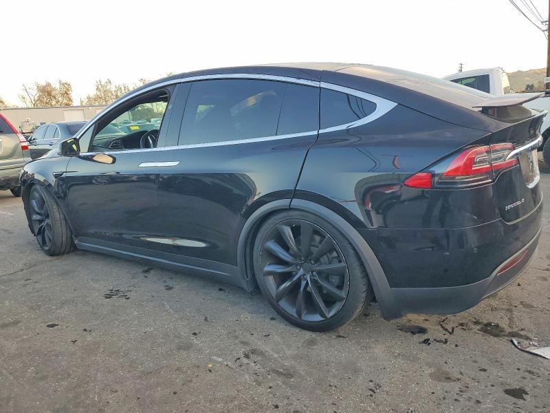 2017 Tesla Model X მანქანა იყიდება აუქციონზე, vin: 5YJXCBE27HF051438, აუქციონის ნომერი: 92171525