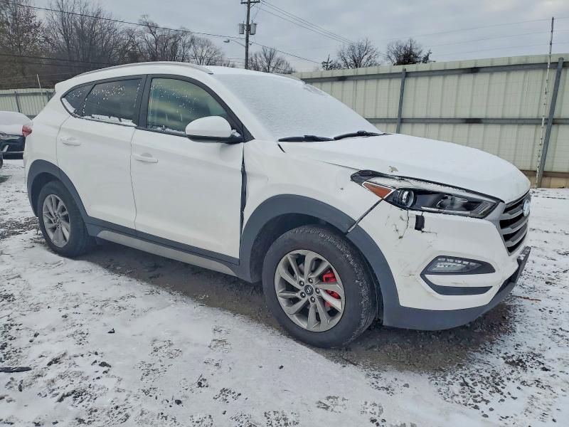 98900175 :رقم المزاد ، KM8J3CA44JU671417 vin ، 2018 Hyundai Tucson مزاد بيع