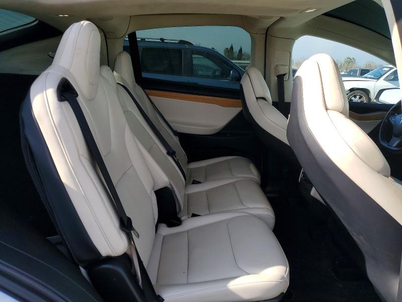 74882255 :رقم المزاد ، 5YJXCAE23JF118214 vin ، 2018 Tesla Model X مزاد بيع