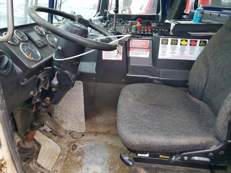 98570245 :رقم المزاد ، 5VCACLVF3GH222301 vin ، 2016 Autocar Llc Xpeditor مزاد بيع