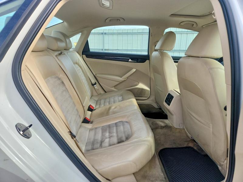 2015 Volkswagen Passat Sel მანქანა იყიდება აუქციონზე, vin: 1VWCV7A32FC003843, აუქციონის ნომერი: 99646345