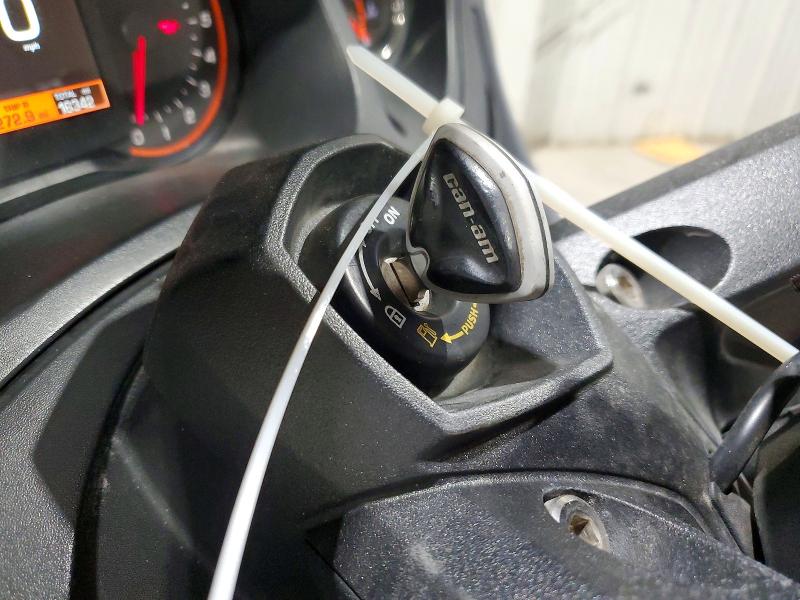 72883435 :رقم المزاد ، 2BXNBDD15EV004222 vin ، 2014 Can-am Spyder Roadster مزاد بيع