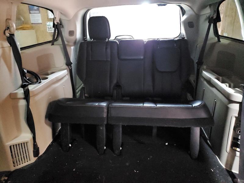 73178895 :رقم المزاد ، 2C4RC1BG4FR577272 vin ، 2015 Chrysler Town & Country مزاد بيع
