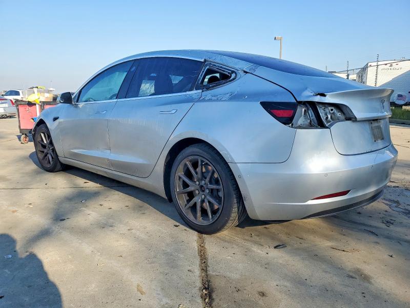 73088275 :رقم المزاد ، 5YJ3E1EA4JF014251 vin ، 2018 Tesla Model 3 مزاد بيع