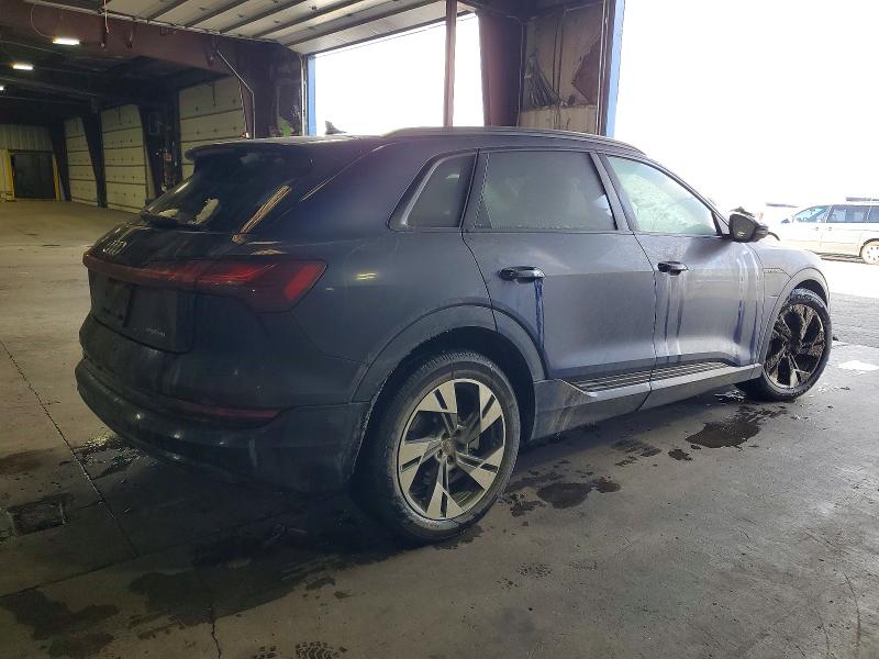 Продажа на аукционе авто 2021 Audi E-tron, vin: WA1AAAGE0MB032640, номер лота: 72249025