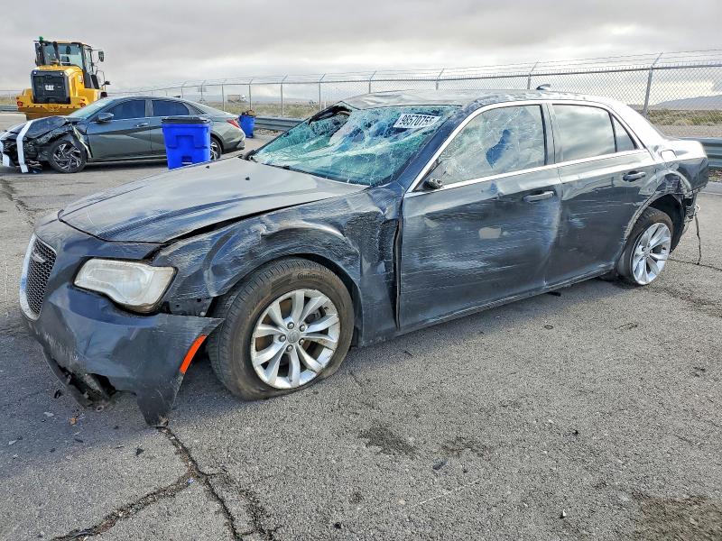 98570755 :رقم المزاد ، 2C3CCAAG0FH881636 vin ، 2015 Chrysler 300 مزاد بيع