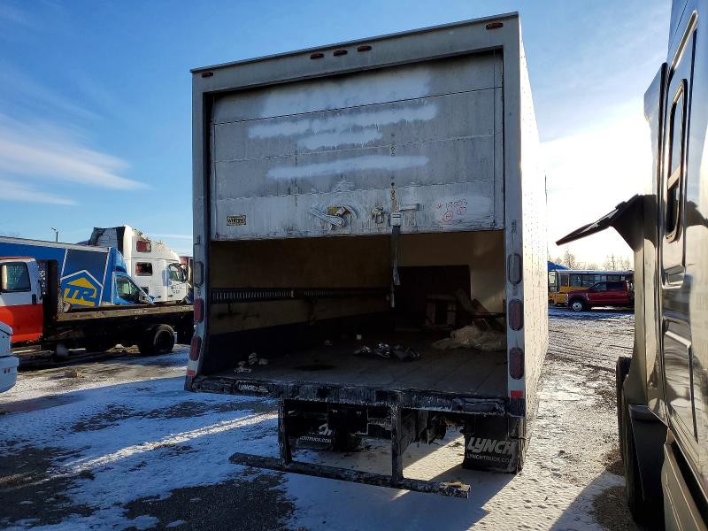 53126766 :رقم المزاد ، 54DCDW1BXGS814137 vin ، 2016 Chev 4500 مزاد بيع