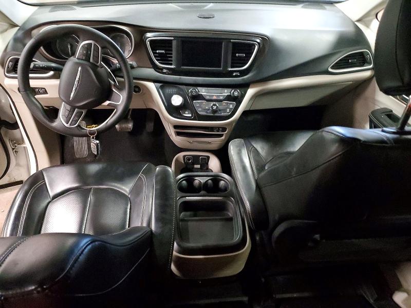 72218045 :رقم المزاد ، 2C4RC1DG8LR172363 vin ، 2020 Chrysler Voyager مزاد بيع