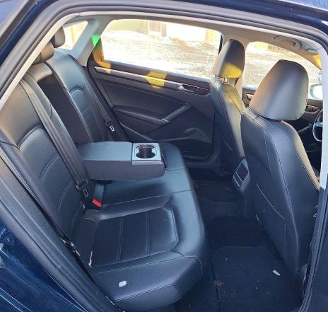 74437065 :رقم المزاد ، 1VWAA7A34JC022728 vin ، 2018 Volkswagen Passat مزاد بيع