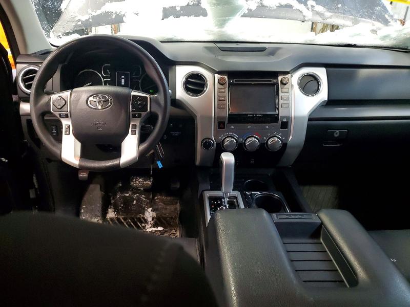 73065765 :رقم المزاد ، 5TFUY5F12JX720898 vin ، 2018 Toyota Tundra مزاد بيع