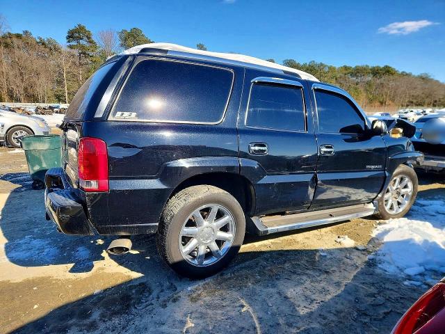 2002 Cadillac Escalade მანქანა იყიდება აუქციონზე, vin: 1GYEK63N62R185772, აუქციონის ნომერი: 75373305