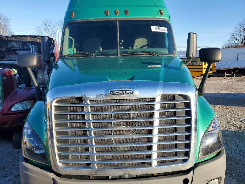 2018 Freightliner Cascadia 1 მანქანა იყიდება აუქციონზე, vin: 3AKJGLDR7JSJV0730, აუქციონის ნომერი: 74024665