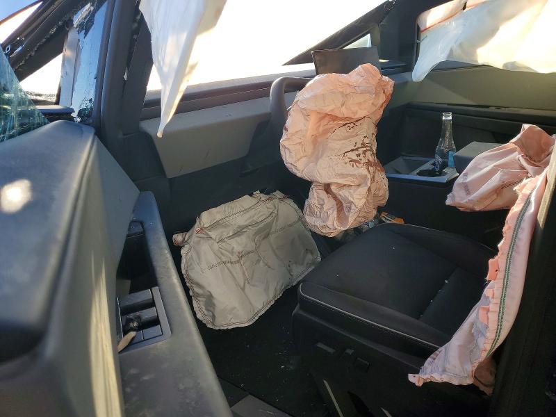 Продаж на аукціоні авто 2025 Tesla Cybertruck, vin: 7G2CEHEDXSA073156, номер лоту: 74708595