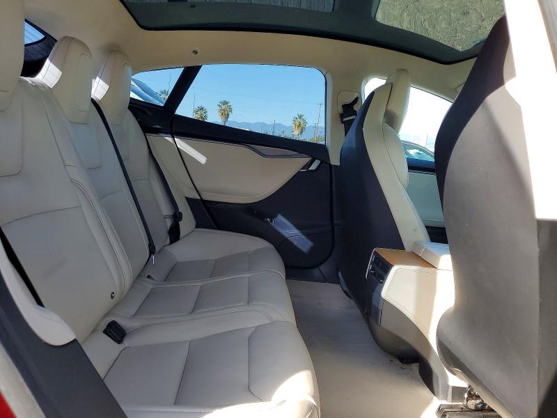 75047315 :رقم المزاد ، 5YJSA1E23JF284832 vin ، 2018 Tesla Model S مزاد بيع