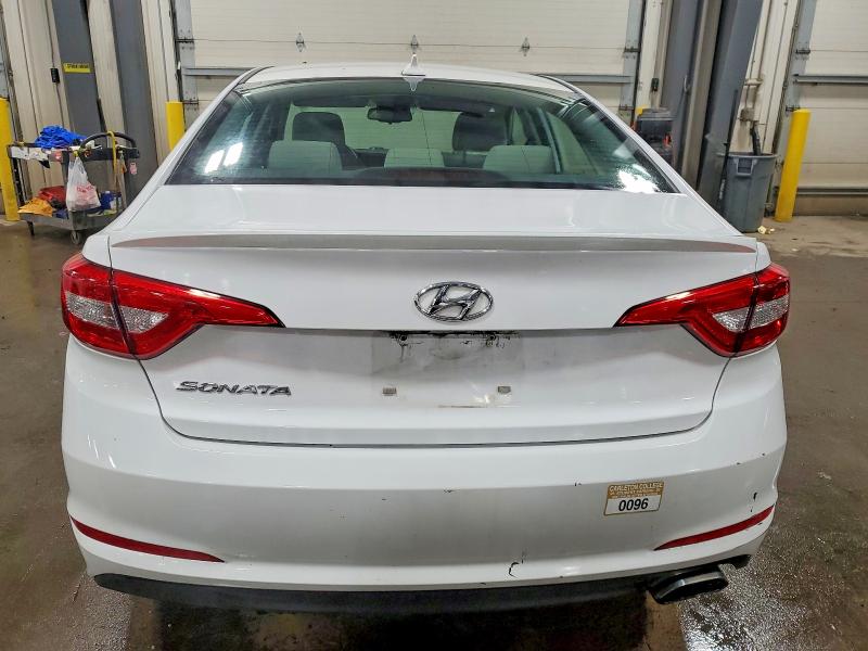 2015 Hyundai Sonata Se მანქანა იყიდება აუქციონზე, vin: 5NPE24AFXFH004417, აუქციონის ნომერი: 74700775