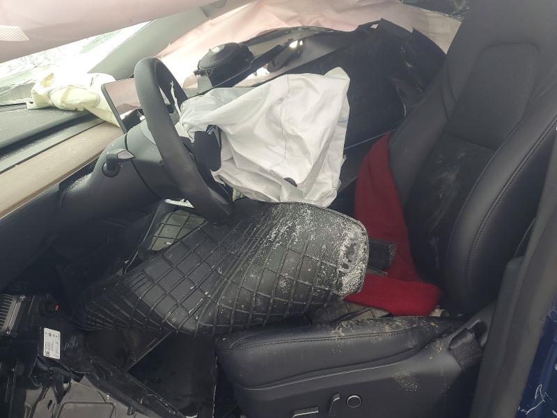 98464695 :رقم المزاد ، 7SAYGDED1SF236715 vin ، 2025 Tesla Model Y مزاد بيع