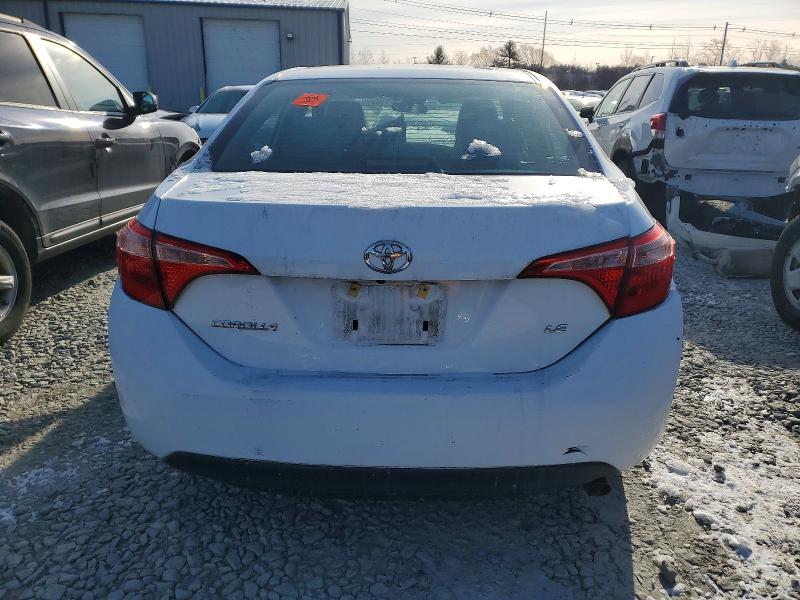74411315 :رقم المزاد ، 2T1BURHE3JC045247 vin ، 2018 Toyota Corolla مزاد بيع