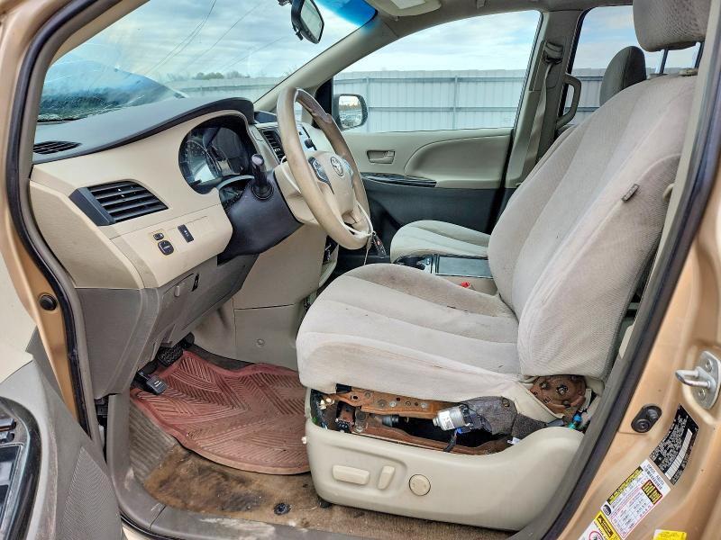 73469805 :رقم المزاد ، 5TDKK3DC5DS367424 vin ، 2013 Toyota Sienna مزاد بيع