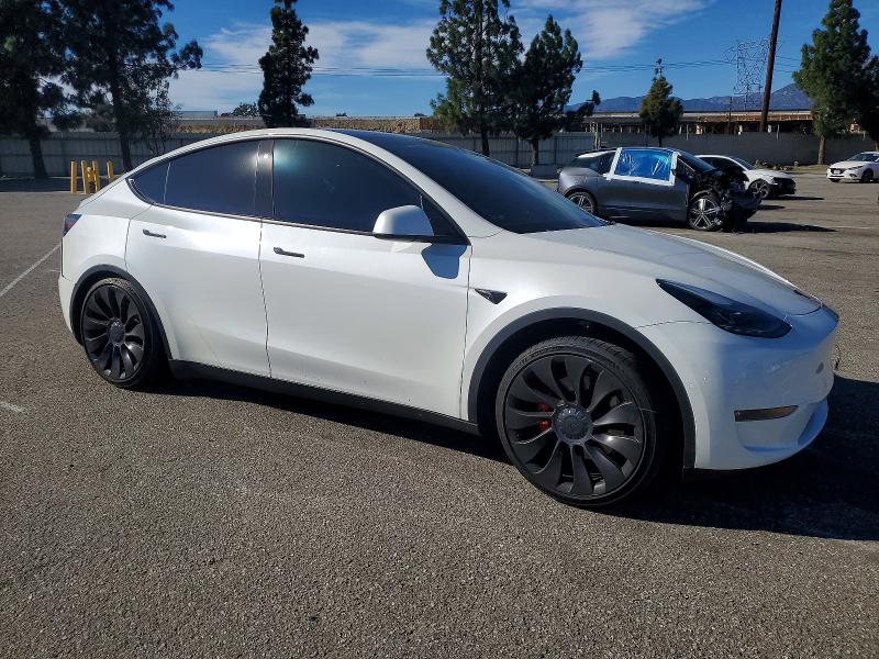 72423085 :رقم المزاد ، 7SAYGDEF4NF397419 vin ، 2022 Tesla Model Y مزاد بيع