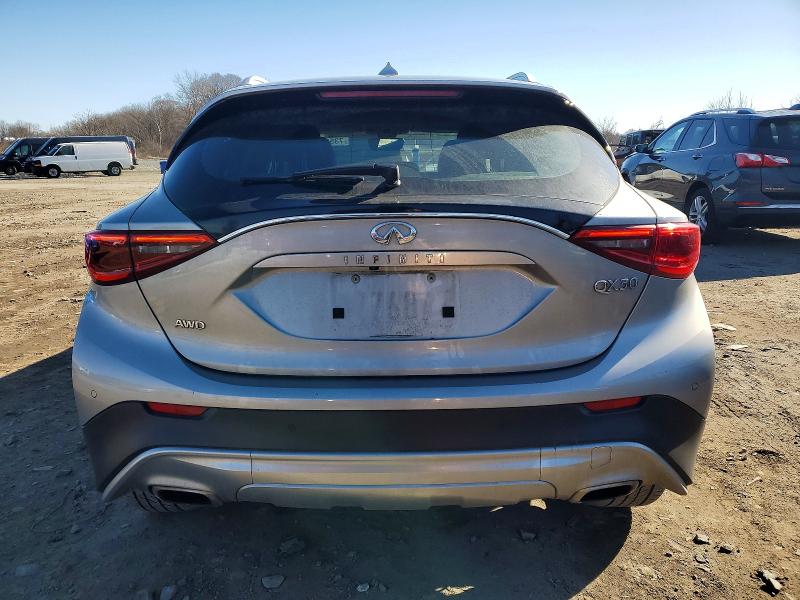 73581805 :رقم المزاد ، SJKCH5CR1JA045499 vin ، 2018 Infiniti Qx30 مزاد بيع