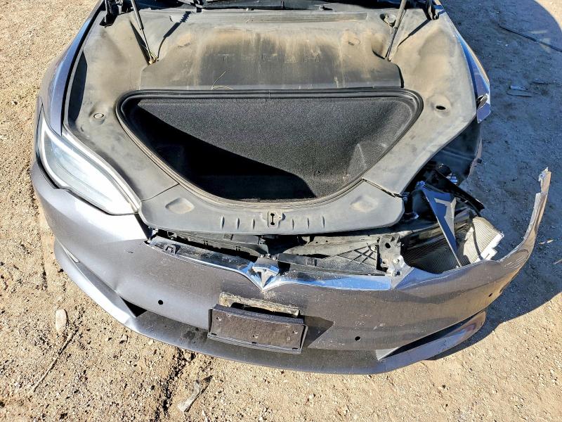 2020 Tesla Model S მანქანა იყიდება აუქციონზე, vin: 5YJSA1E2XLF415113, აუქციონის ნომერი: 72627045