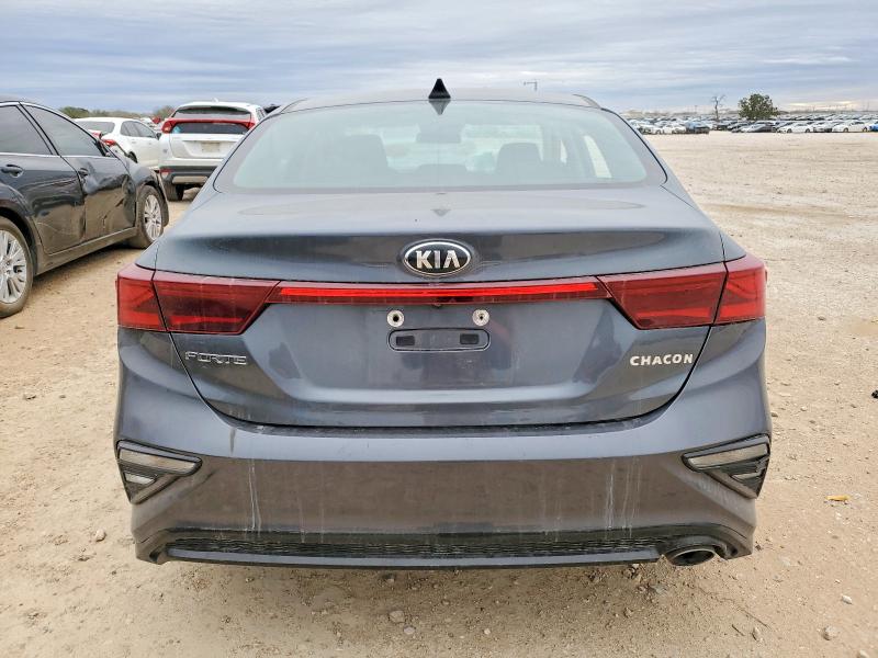 2021 Kia Forte მანქანა იყიდება აუქციონზე, vin: 3KPF24AD8ME364757, აუქციონის ნომერი: 98196695