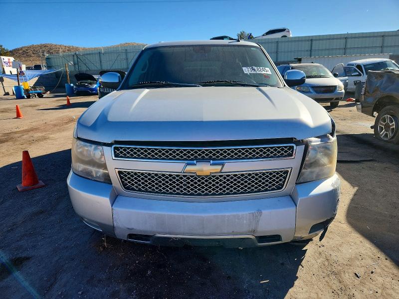 2011 Chevrolet Suburban მანქანა იყიდება აუქციონზე, vin: 1GNSKJE31BR125493, აუქციონის ნომერი: 73668245