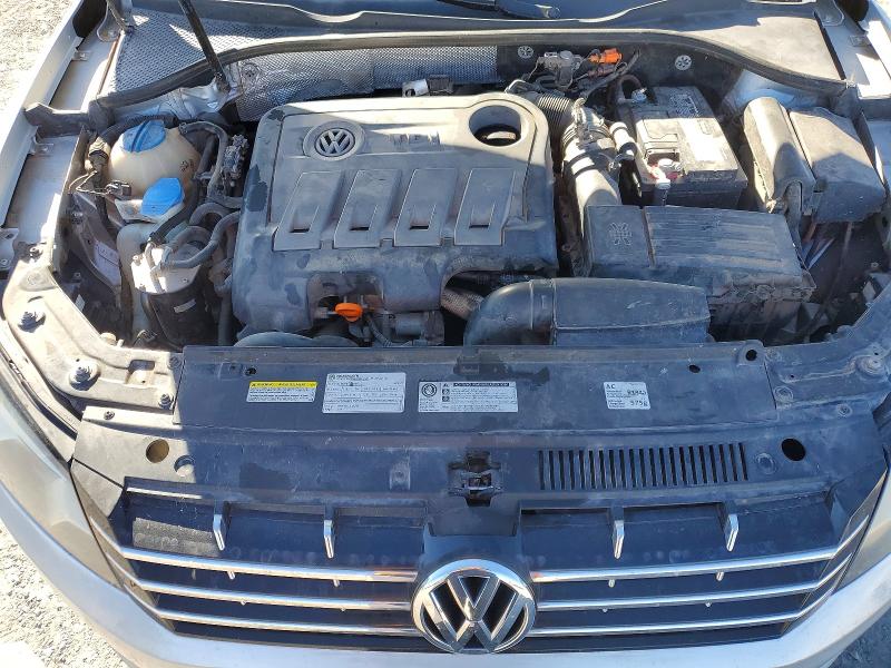 73064045 :رقم المزاد ، 1VWBN7A30DC105716 vin ، 2013 Volkswagen Passat مزاد بيع