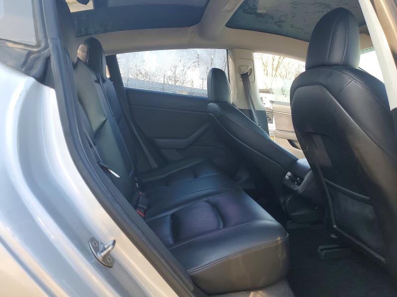73088275 :رقم المزاد ، 5YJ3E1EA4JF014251 vin ، 2018 Tesla Model 3 مزاد بيع