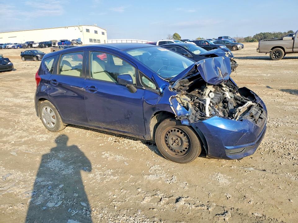 2017 Nissan Versa Note მანქანა იყიდება აუქციონზე, vin: 3N1CE2CP3HL366426, აუქციონის ნომერი: 74714155