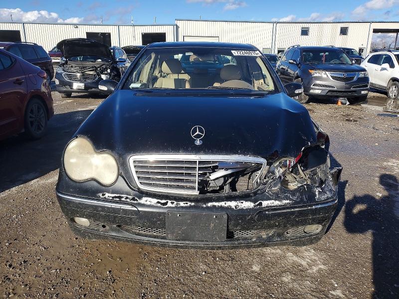72246915 :رقم المزاد ، WDBRF81J44F442700 vin ، 2004 Mercedes-benz C مزاد بيع