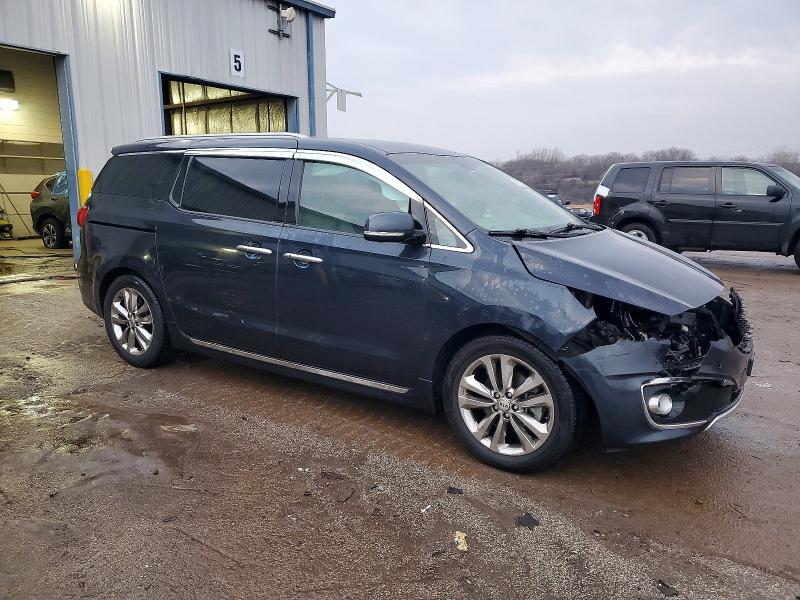99480825 :رقم المزاد ، KNDME5C12H6271980 vin ، 2017 Kia Sedona مزاد بيع