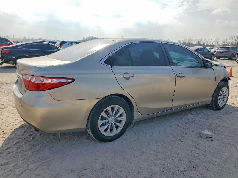 98417695 :رقم المزاد ، 4T1BF1FK7HU302777 vin ، 2017 Toyota Camry مزاد بيع
